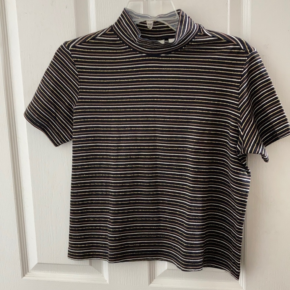 FINAL MARKDOWN Ladies’ Classic Elements Mock Neck Top (M)